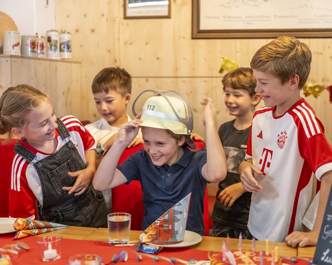 Kindergeburtstag mit Blaulicht und Abenteuer: Feuerwehrerlebniswelt Augsburg